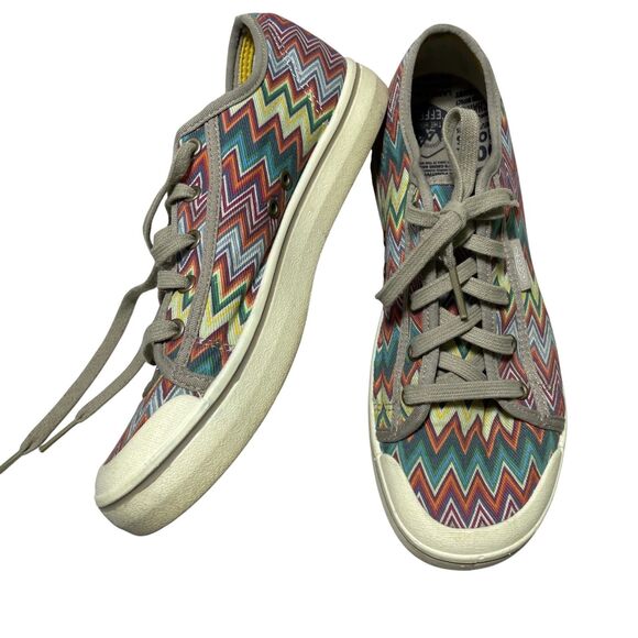Keen  10.5 Elsa V Lite Chevron Women's Colorful Low Top Canvas Sneakers - Picture 1 of 7